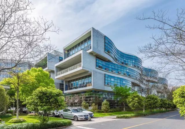 仙知機器人與上海交通大學攜手成立聯(lián)合實驗室，共拓智能制造新篇章